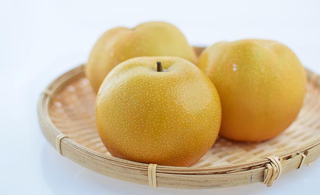 赤梨の中でも特に甘くみずみずしい品種をお届けします。